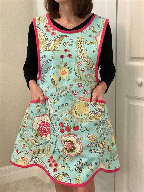 fancy aprons for cooking